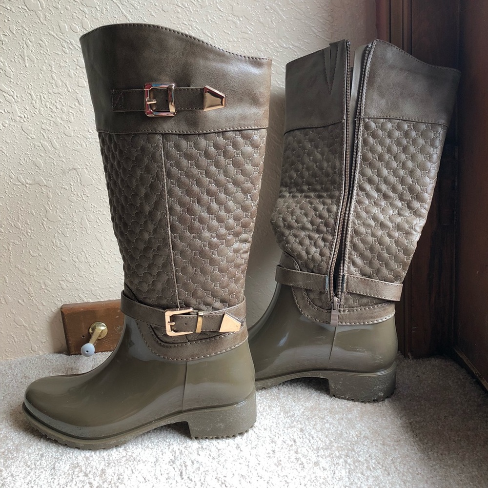 Rain riding boots